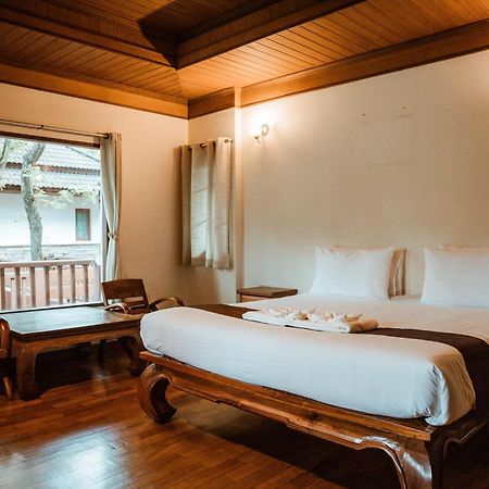 Tak Andaman Resort & Hotel Esterno foto