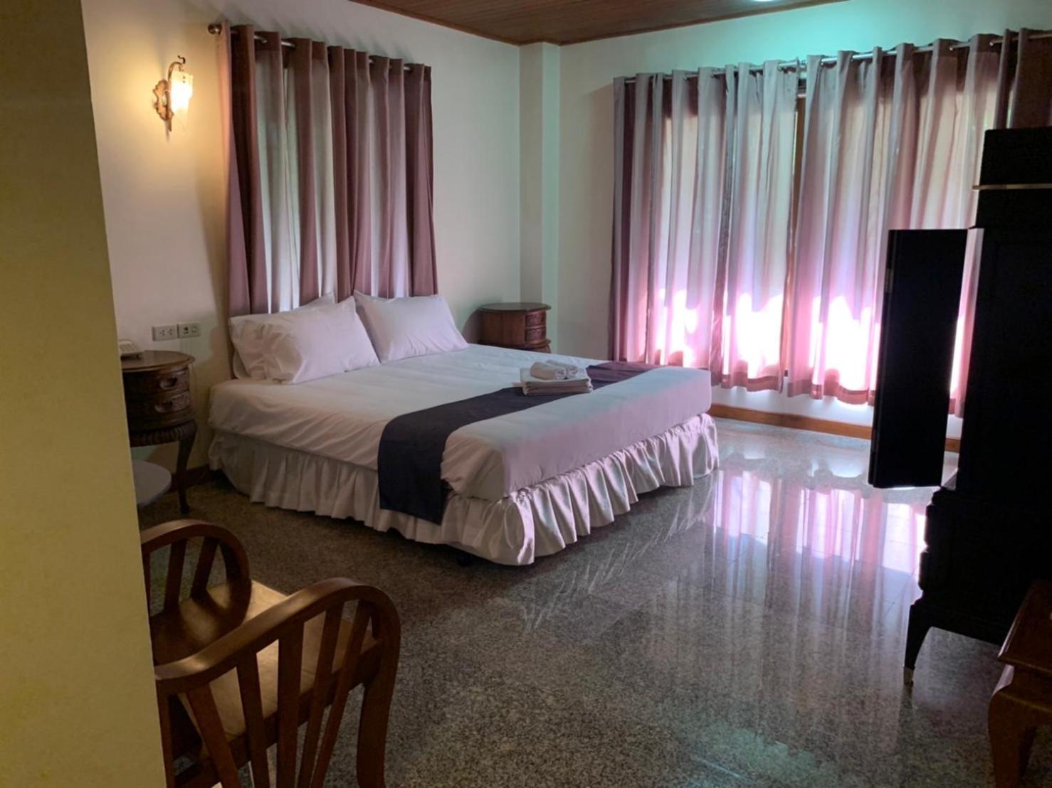 Tak Andaman Resort & Hotel Esterno foto