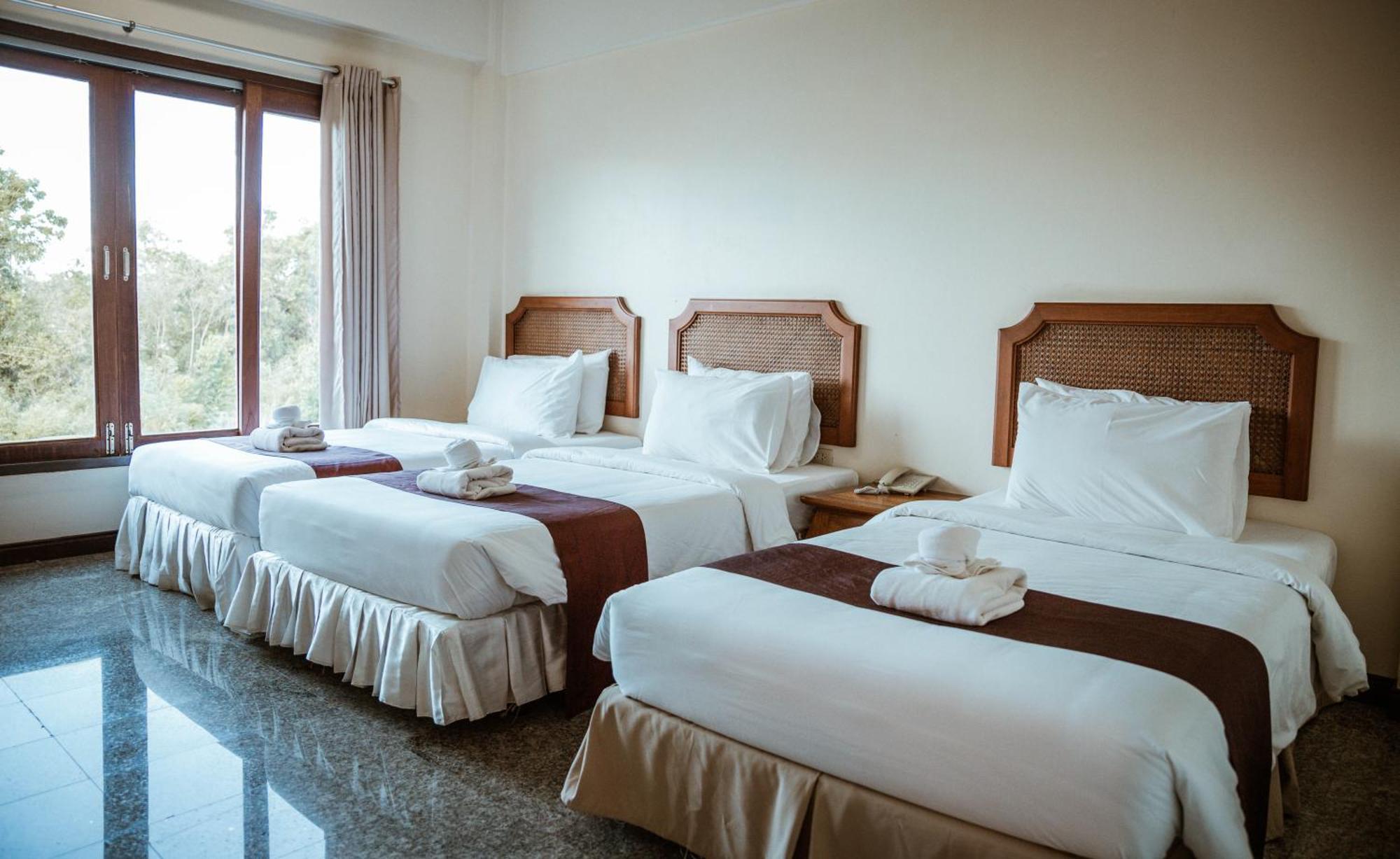 Tak Andaman Resort & Hotel Esterno foto