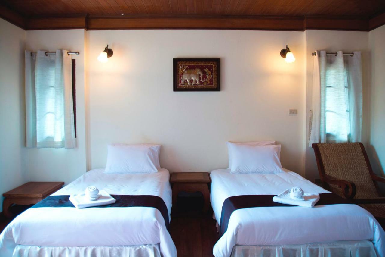 Tak Andaman Resort & Hotel Esterno foto