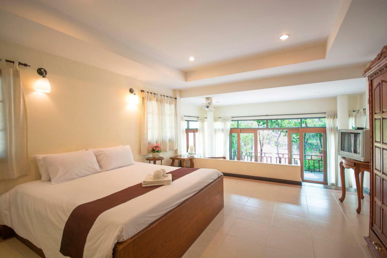Tak Andaman Resort & Hotel Esterno foto
